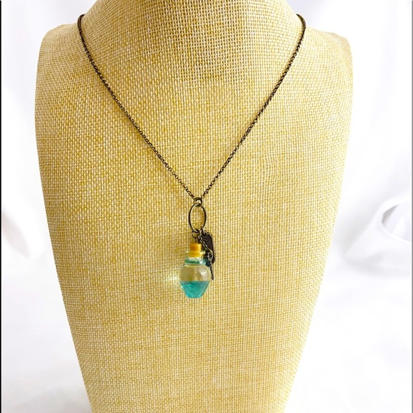 Disney Jewelry - Disney Alice in Wonderland Necklace
